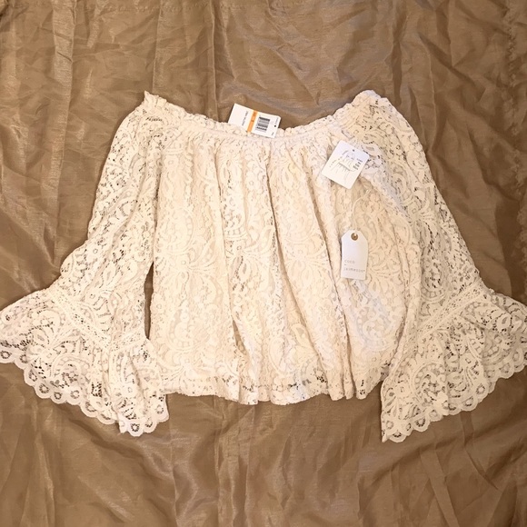 Coco + Jaimeson off shoulder lace Top NWT - Picture 6 of 16